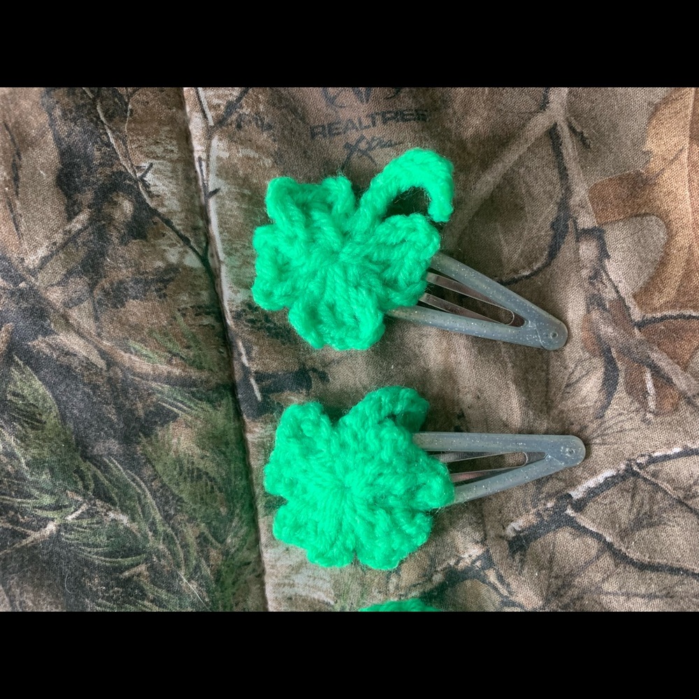 Hair Clips - Picture 2 of 4